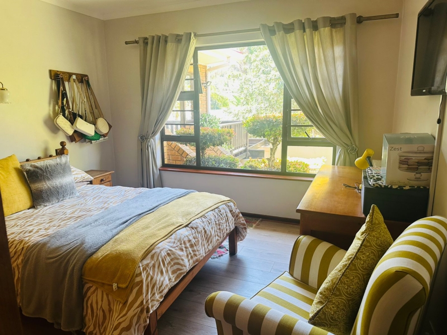 4 Bedroom Property for Sale in Glen Barrie Western Cape